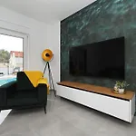 Beny Villa *