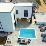 Beny Villa *