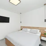 Beny Villa *
